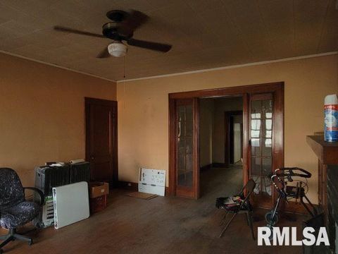 Tiny photo for 101 S 6TH Street, Murphysboro, IL 62966 (MLS # EB458982)