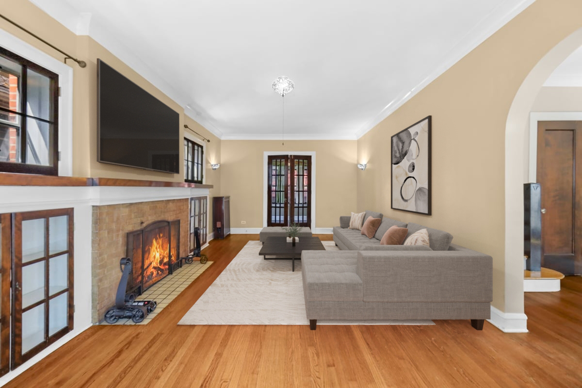 11200 S LONGWOOD Drive