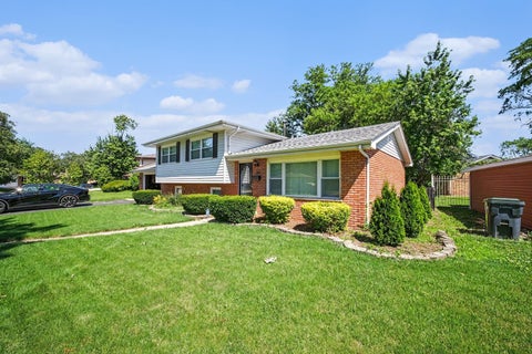 Tiny photo for 15659 Mutual Terrace, South Holland, IL 60473 (MLS # 12670100)