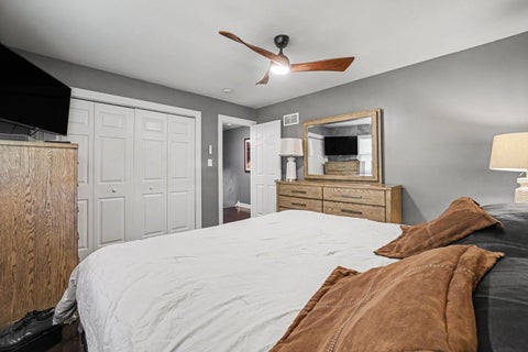 Tiny photo for 15659 Mutual Terrace, South Holland, IL 60473 (MLS # 12670100)