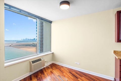 Tiny photo for 940 W Glenlake Avenue #27B, Chicago, IL 60660 (MLS # 12759392)