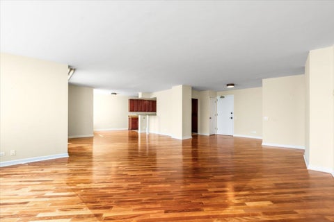 Tiny photo for 940 W Glenlake Avenue #27B, Chicago, IL 60660 (MLS # 12759392)
