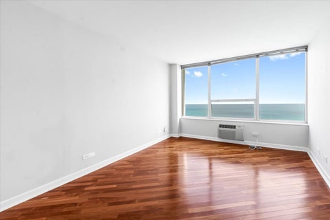 Tiny photo for 940 W Glenlake Avenue #27B, Chicago, IL 60660 (MLS # 12759392)