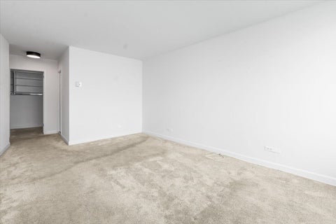 Tiny photo for 940 W Glenlake Avenue #27B, Chicago, IL 60660 (MLS # 12759392)