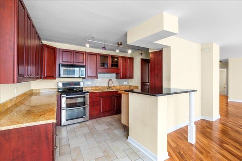 Tiny photo for 940 W Glenlake Avenue #27B, Chicago, IL 60660 (MLS # 12759392)