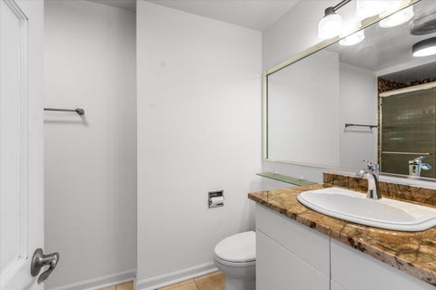 Tiny photo for 940 W Glenlake Avenue #27B, Chicago, IL 60660 (MLS # 12759392)