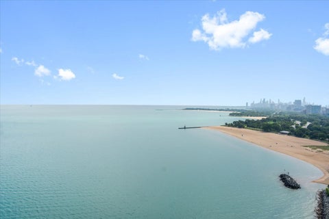 Tiny photo for 940 W Glenlake Avenue #27B, Chicago, IL 60660 (MLS # 12759392)