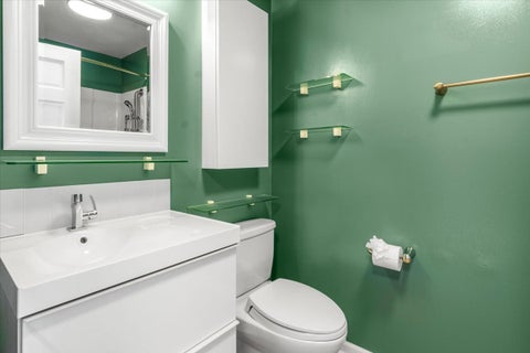 Tiny photo for 940 W Glenlake Avenue #27B, Chicago, IL 60660 (MLS # 12759392)