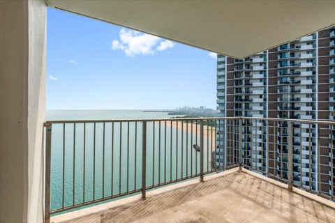 Tiny photo for 940 W Glenlake Avenue #27B, Chicago, IL 60660 (MLS # 12759392)