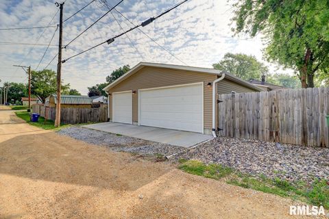 Tiny photo for 2410 BARKER Street, Clinton, IA 52732 (MLS # QC4270069)