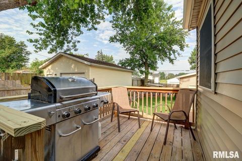 Tiny photo for 2410 BARKER Street, Clinton, IA 52732 (MLS # QC4270069)