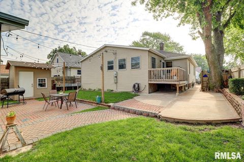 Tiny photo for 2410 BARKER Street, Clinton, IA 52732 (MLS # QC4270069)