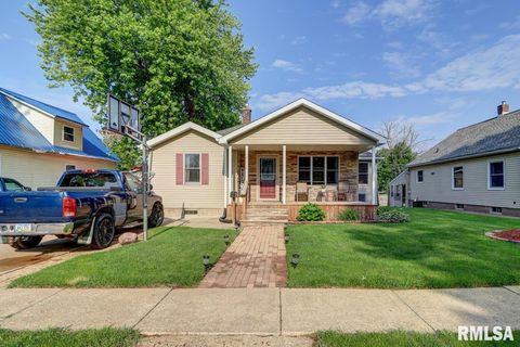 Photo of 2410 BARKER Street, Clinton, IA 52732 (MLS # QC4270069)