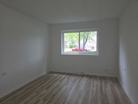 Tiny photo for 127 N Wolf Road #41A, Wheeling, IL 60090 (MLS # 12646879)