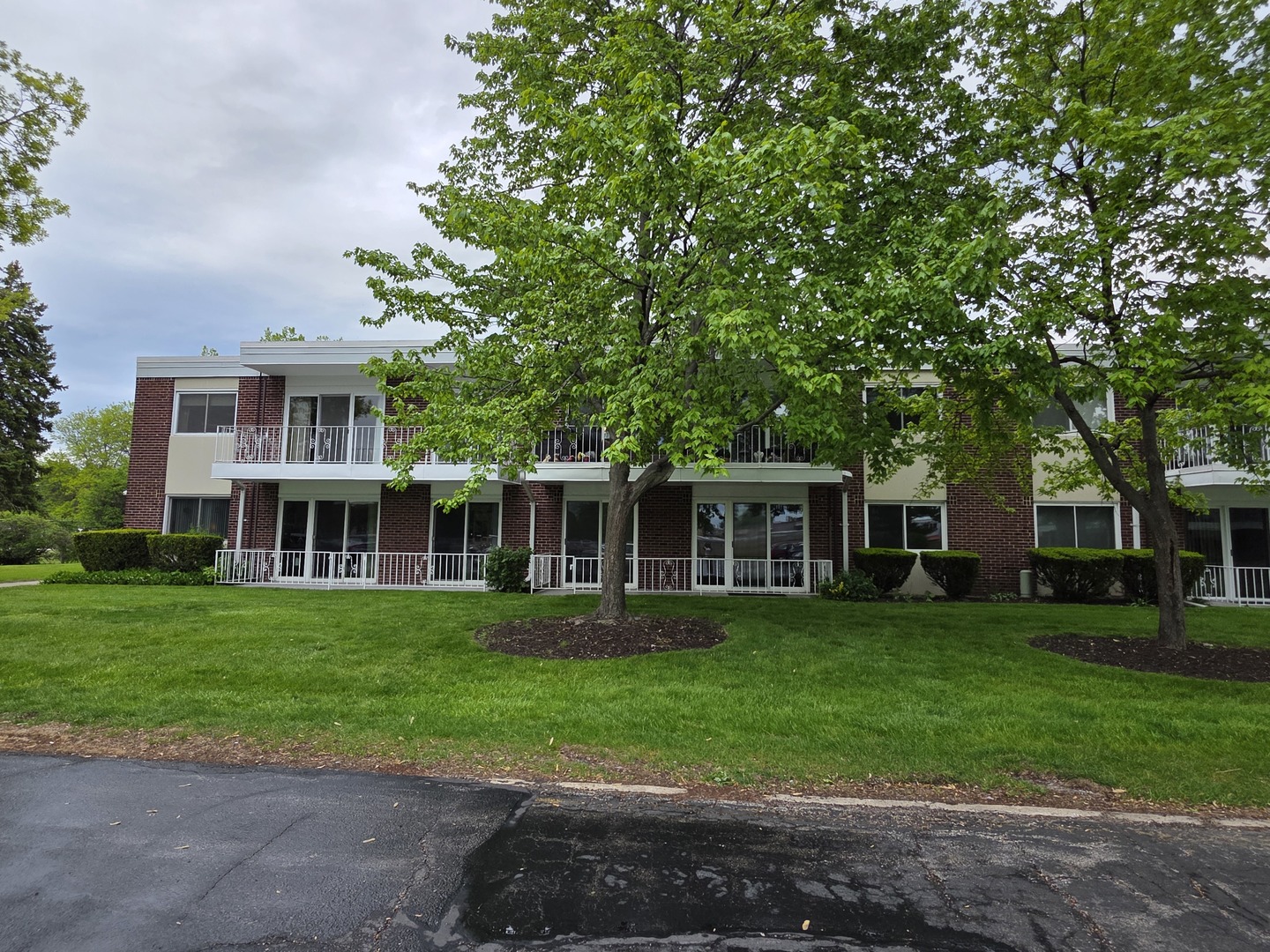 127 N Wolf Road 41A