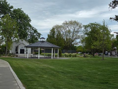 Tiny photo for 127 N Wolf Road #41A, Wheeling, IL 60090 (MLS # 12646879)