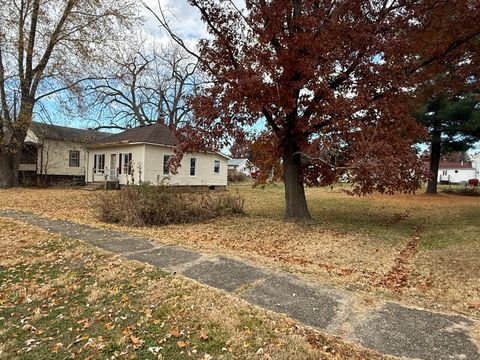 Tiny photo for 1706 Erie Avenue, Savanna, IL 61074 (MLS # 12519040)
