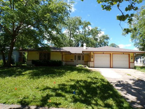 Photo of 23W266 Windsor Drive, Glen Ellyn, IL 60137 (MLS # 12676246)