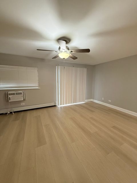 Tiny photo for 706 Marilyn Avenue #105, Glendale Heights, IL 60139 (MLS # 12621844)