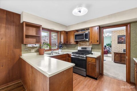 Tiny photo for 2270 Sans Souci Drive, Aurora, IL 60506 (MLS # 12668796)
