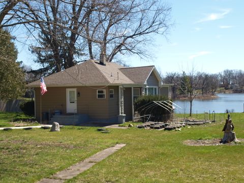 Single Family Residence in Antioch IL 22667 Silver Lake Avenue.jpg