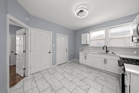 Tiny photo for 6621 S California Avenue, Chicago, IL 60629 (MLS # 12621670)