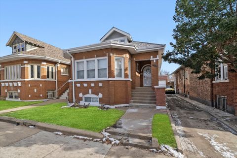 Tiny photo for 6621 S California Avenue, Chicago, IL 60629 (MLS # 12621670)