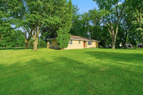 Tiny photo for 201 N Vermillion Street, Troy Grove, IL 61372 (MLS # 12678305)