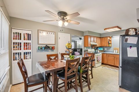 Tiny photo for 1071 Almond Drive, Aurora, IL 60506 (MLS # 12523660)