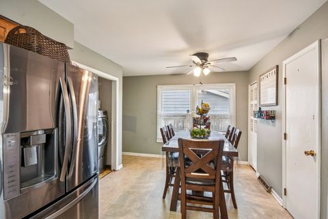 Tiny photo for 1071 Almond Drive, Aurora, IL 60506 (MLS # 12523660)