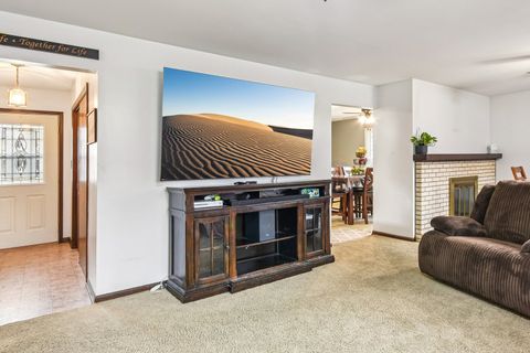 Tiny photo for 1071 Almond Drive, Aurora, IL 60506 (MLS # 12523660)