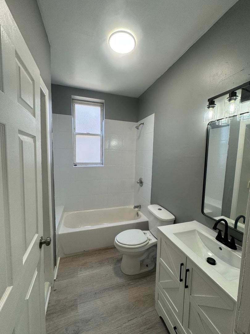 720 W 61st Street