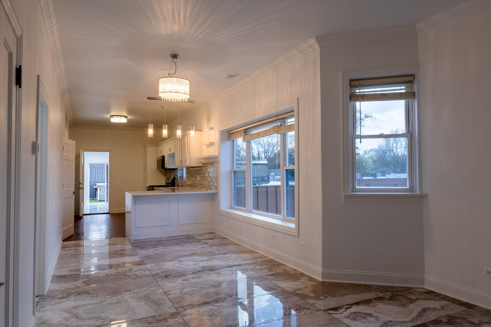 6712 N Clark Street 2