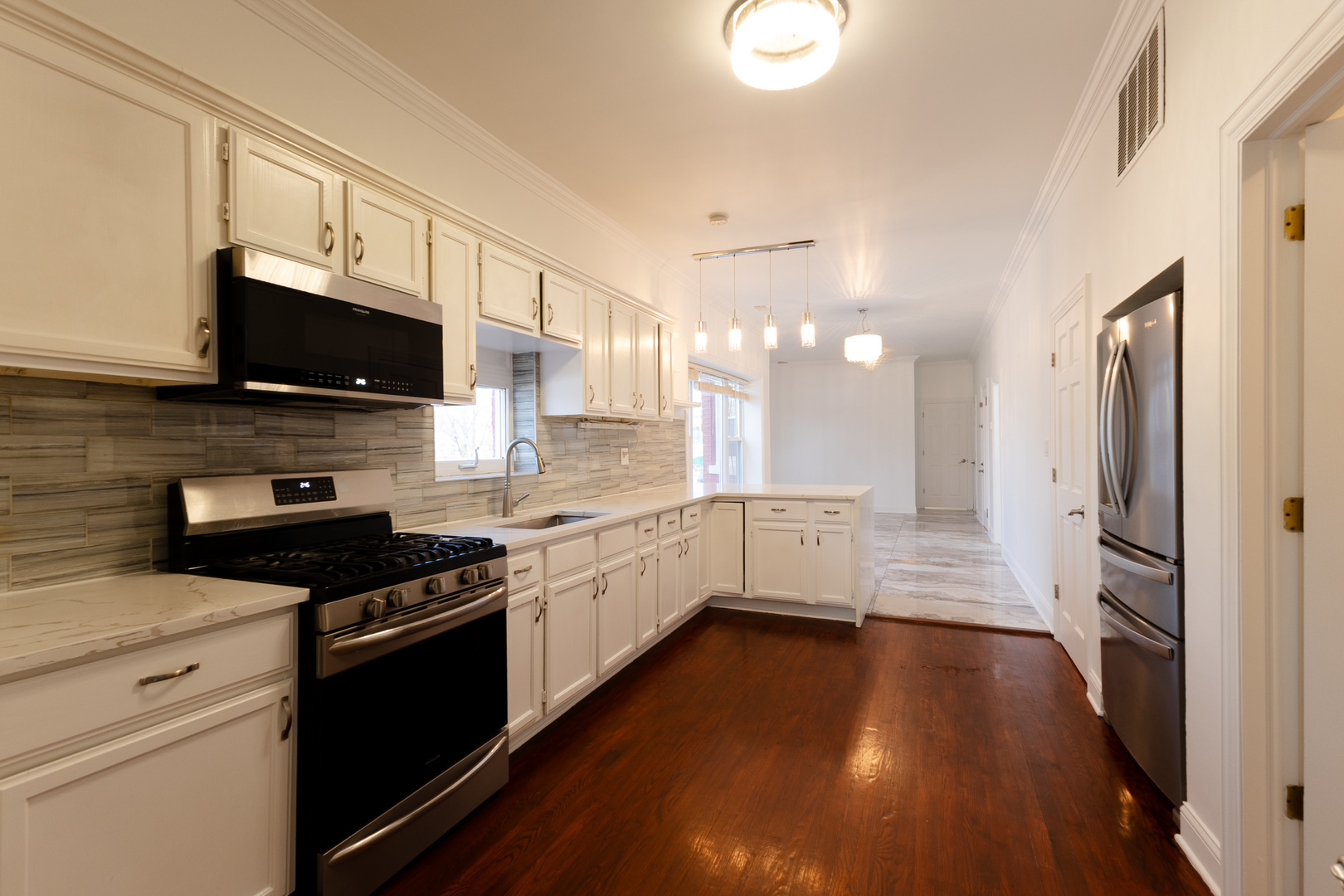 6712 N Clark Street 2