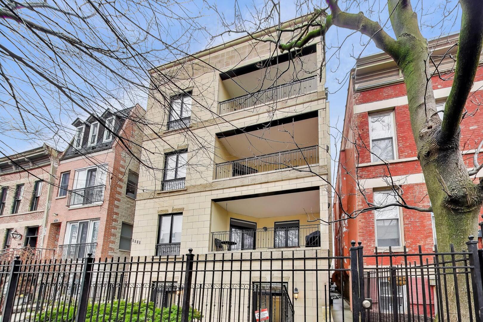 1945 N WILMOT Avenue 1F