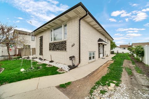 Photo of 4219 Wehrman Avenue, Schiller Park, IL 60176 (MLS # 12641056)