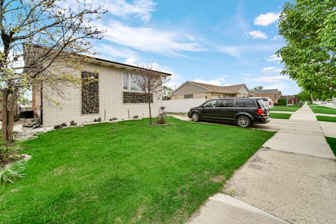 Tiny photo for 4219 Wehrman Avenue, Schiller Park, IL 60176 (MLS # 12641056)