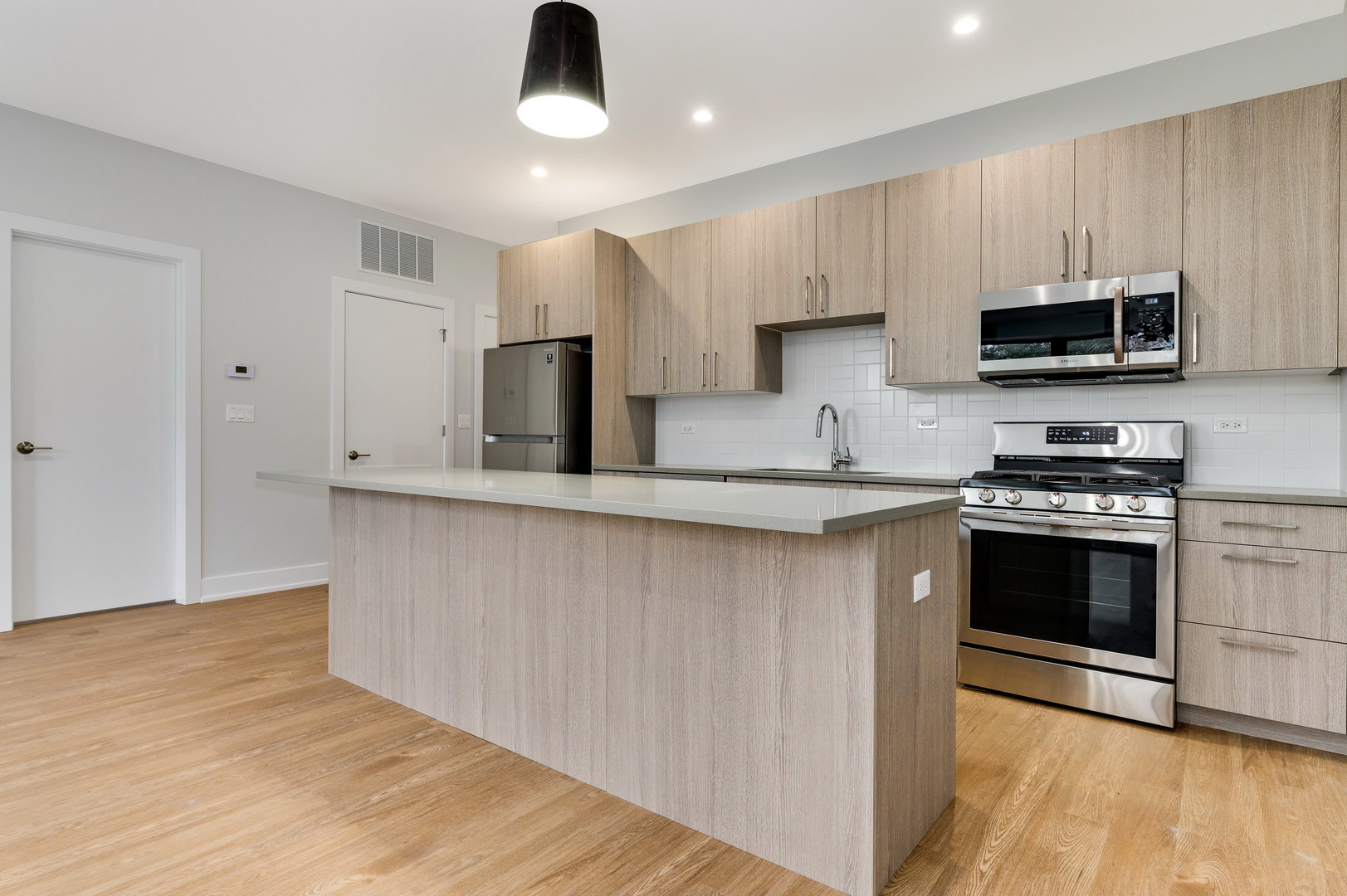 1807 W Division Street 301