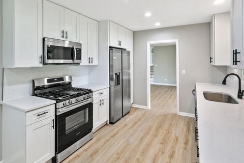 Tiny photo for 617 S Busse Road, Mount Prospect, IL 60056 (MLS # 12648663)