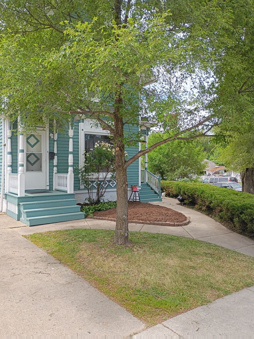 418 Saint Charles Street B