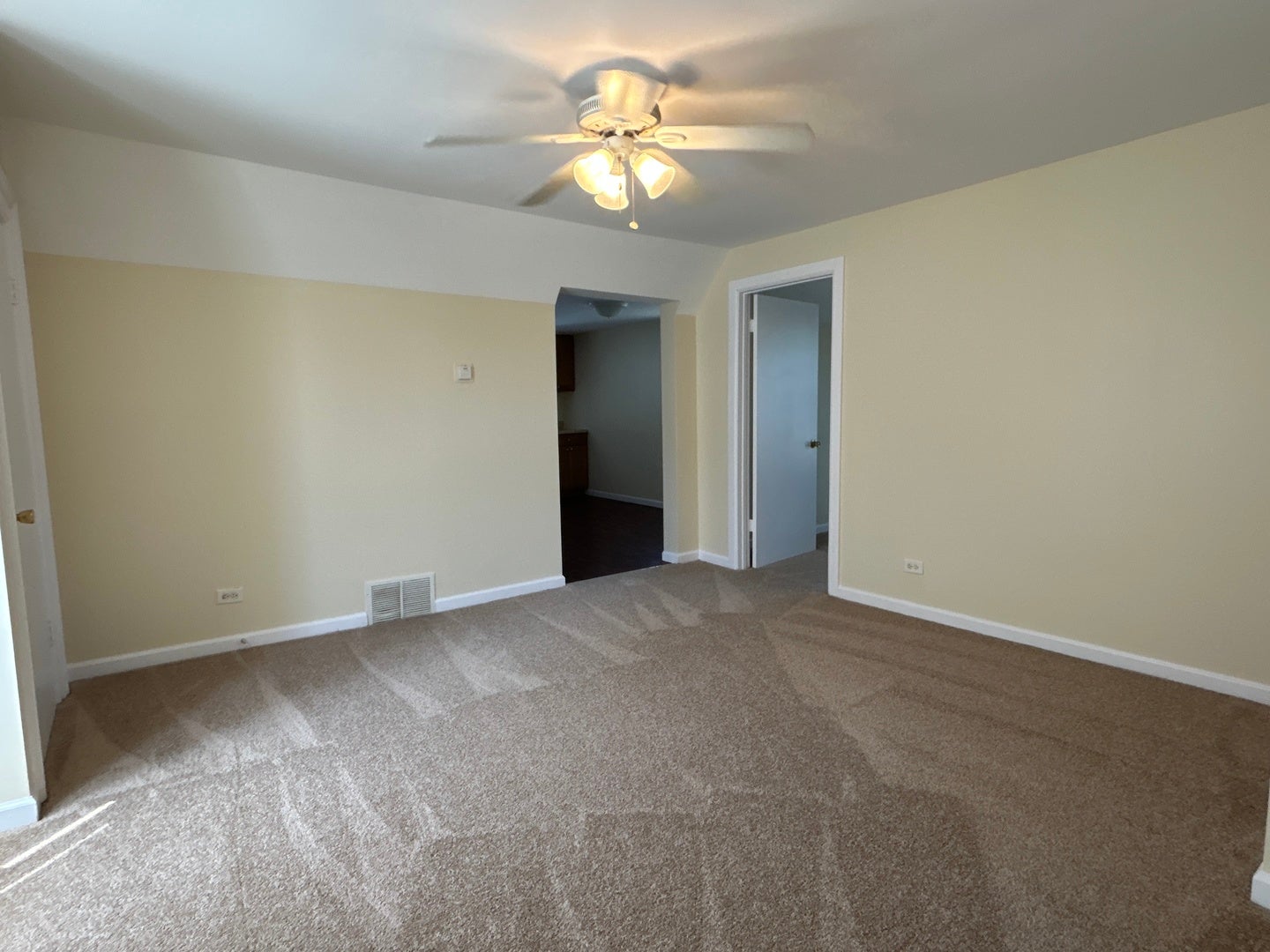 418 Saint Charles Street B