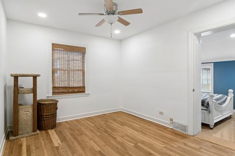 Tiny photo for 714 S Dunton Avenue, Arlington Heights, IL 60005 (MLS # 12580949)