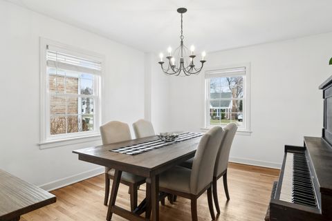 Tiny photo for 714 S Dunton Avenue, Arlington Heights, IL 60005 (MLS # 12580949)