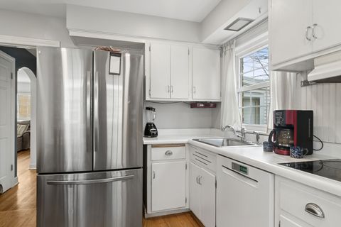 Tiny photo for 714 S Dunton Avenue, Arlington Heights, IL 60005 (MLS # 12580949)