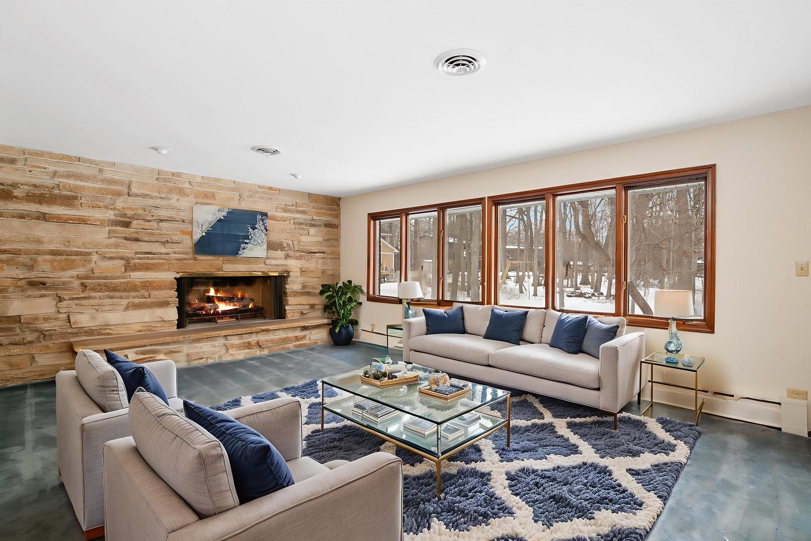 304 E Tall Trees Lane