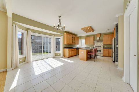 Tiny photo for 801 W Veterans Parkway, Addison, IL 60101 (MLS # 12492491)
