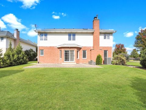 Tiny photo for 801 W Veterans Parkway, Addison, IL 60101 (MLS # 12492491)