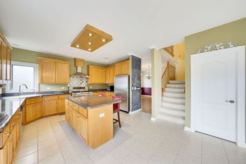 Tiny photo for 801 W Veterans Parkway, Addison, IL 60101 (MLS # 12492491)