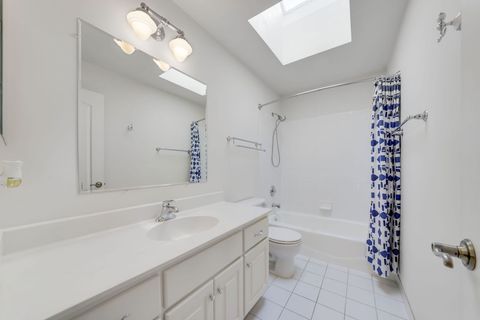 Tiny photo for 801 W Veterans Parkway, Addison, IL 60101 (MLS # 12492491)