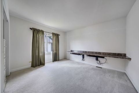 Tiny photo for 801 W Veterans Parkway, Addison, IL 60101 (MLS # 12492491)